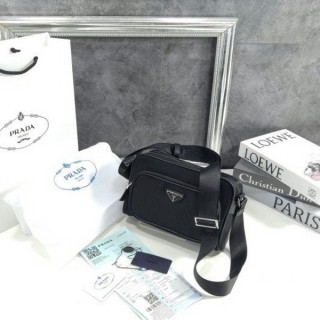 프** 리나일론 및 사피아노 가죽 숄더 백